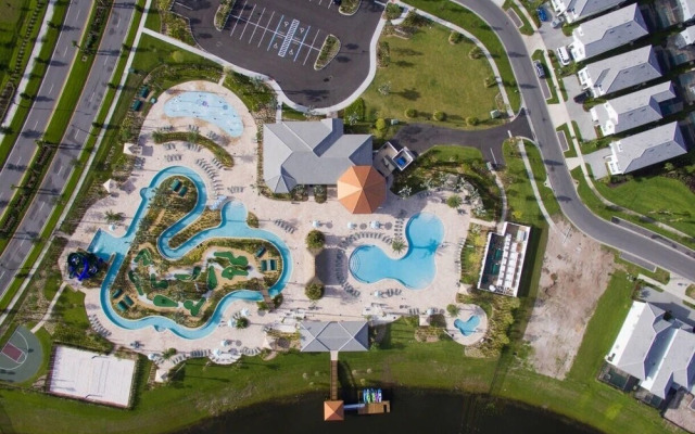 Tvpm-4263pd/sl 5 Bedroom Townhouse by RedAwning