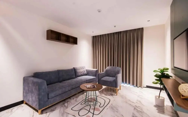 Luxe Paradise Suites Hotel Hoang Cau