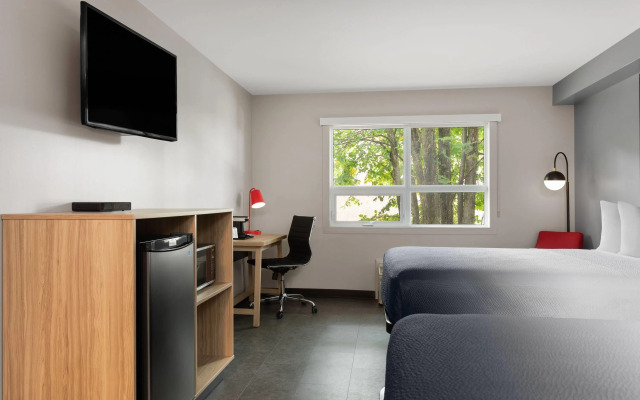 Super 8 by Wyndham Sault Ste Marie On