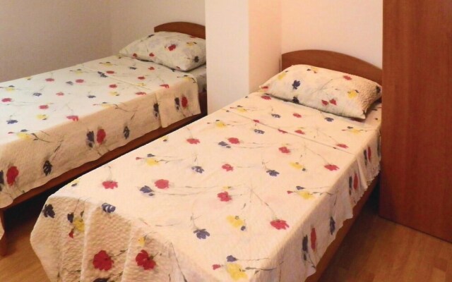 Beautiful Home in Crna Punta With Wifi and 2 Bedrooms