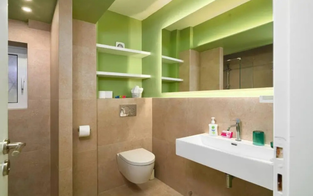 Gly3 65m2 Sunshine Oasis in Glyfada