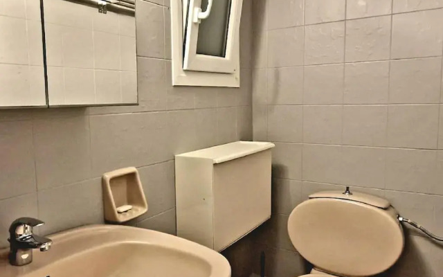 Renovated Private Studio - Metro Holargos 5' Walk
