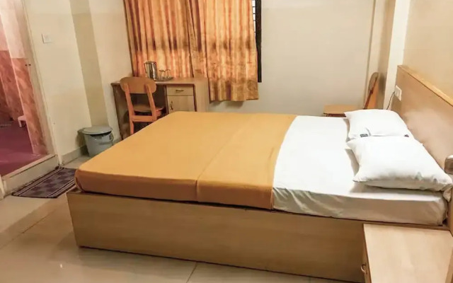 Hotel Rainbow near Victoria Hospital City Market