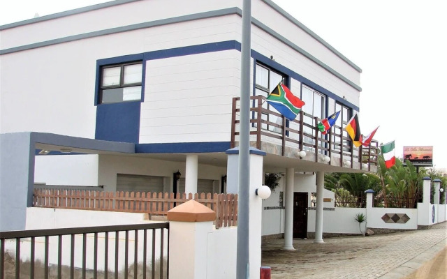"room in B&B - Room for 6 - Amarachi Guesthouse in Swakopmund Namibia Near Beach and Malls!"