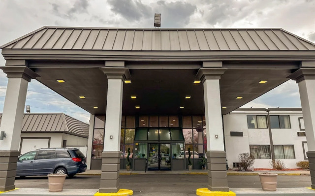 Quality Inn Rochester Airport