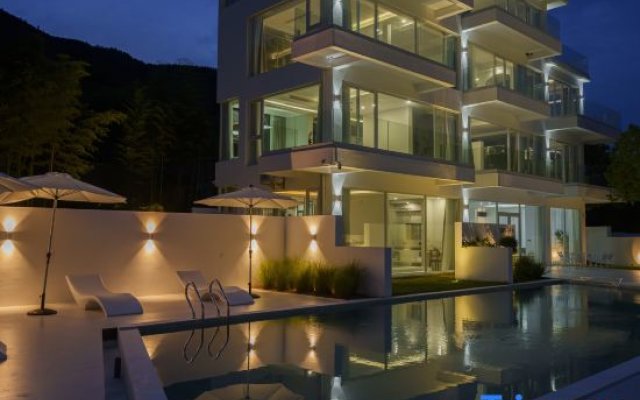 Yunfan Mogan Designer Light Luxury Homestay