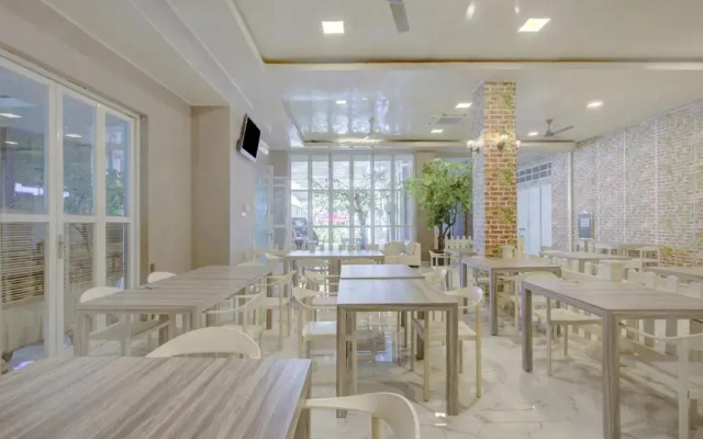 Hotel O Gambir Near Juanda Station Formerly Bunga Dahlia