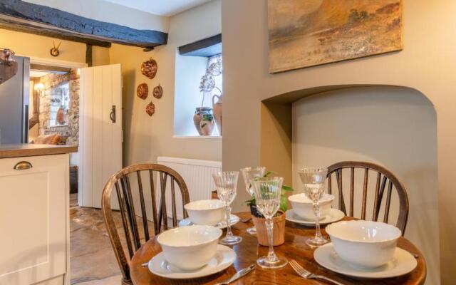 Stunning 2 Bed Cotswold Cottage Winchcombe