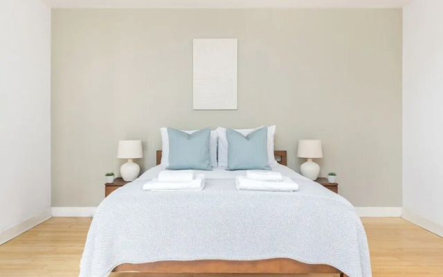 Spacious 2 Bed Apartment in Dalston