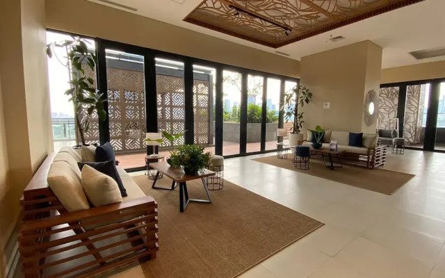 Homey And Spacious 2Br At Samara Suites Apartment