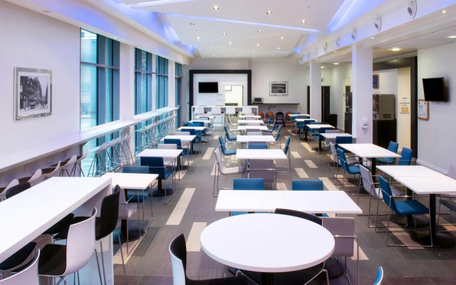 Holiday Inn Express Manchester City Centre Arena by IHG