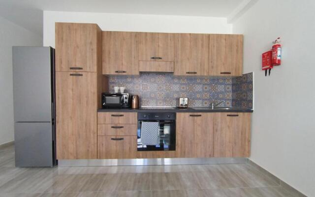 F7 Modern and Bright Apartment in Malta
