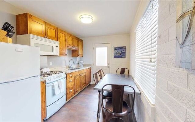 Purple Sage Flats #8 1 Bedroom Apts