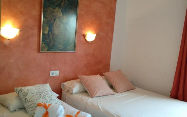 Sea front apartment in Platja Pals with terrace and parking