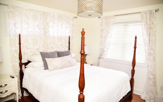 Azalea Inn Bed & Breakfast