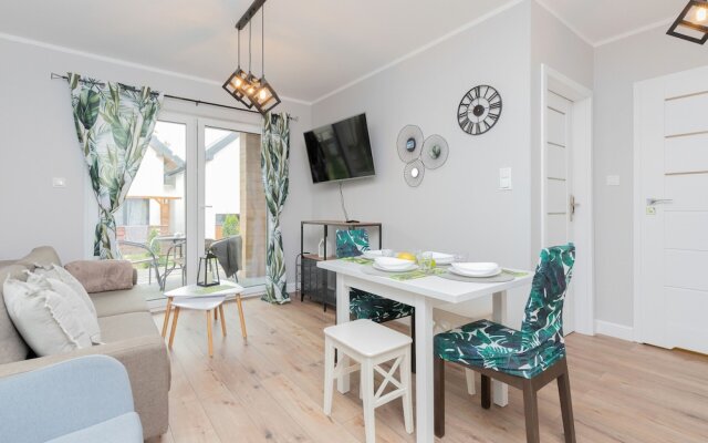 Coast Apartment With Terrace by Renters