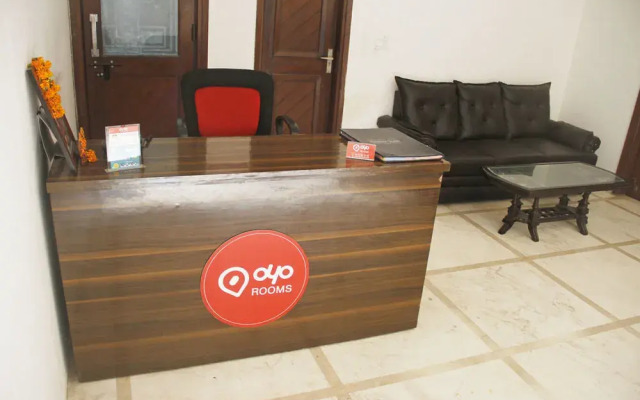 Oyo Rooms Noida City Centre 208