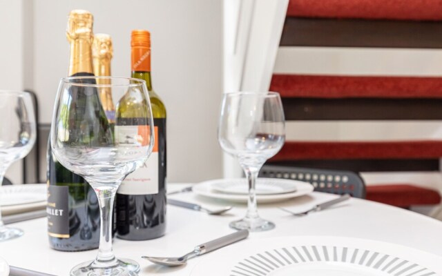 The Christchurch Hideaway, Hot Tub , 2 Bedrooms