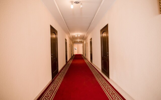 Azat Hotel