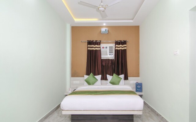 Fabhotel Deepak Palace