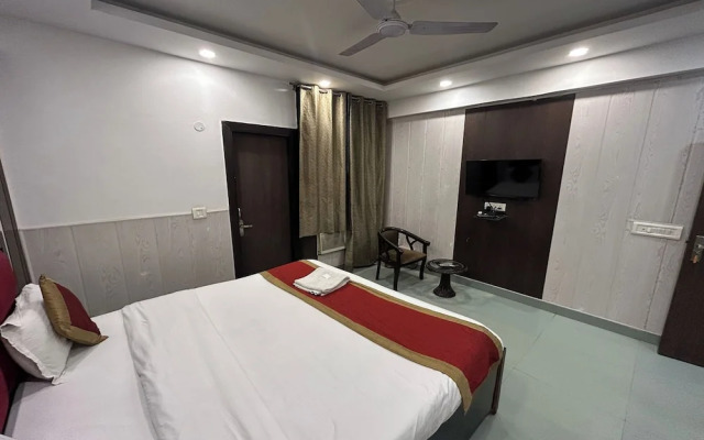 Hotel B K House