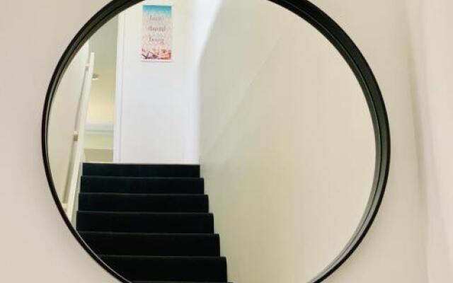 Daydreaming Airlie Beach, Water Views And Only 200M To Boardwalk.