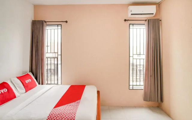 OYO 90024 Botania Homestay and Cafe