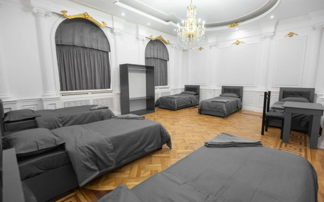 New Friends Mini-Hotel