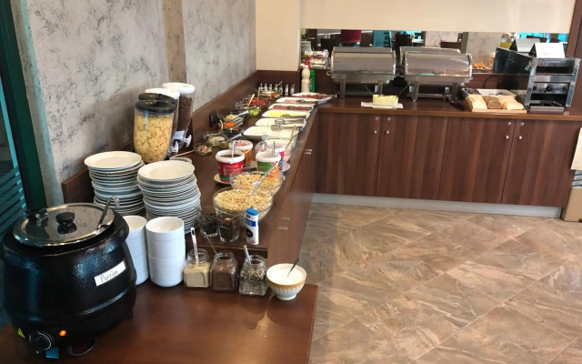 L&B Hotel