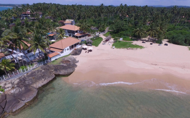 White Villa Resort Aungalla