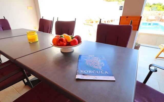 Charming Holiday Home in Cara With Swimming Pool