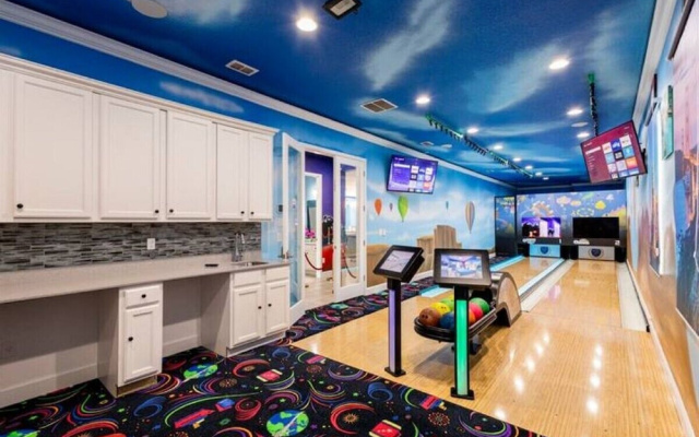 2413-12-rd-famous World Cities Themed Bowling Home