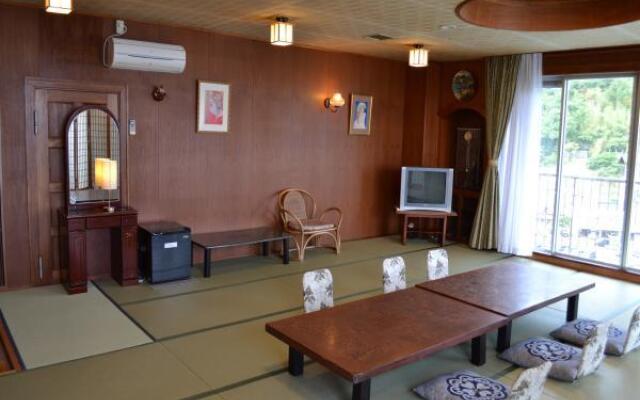 Tokoh Hotel