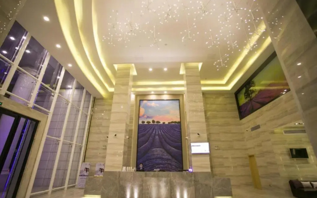 Lavande Hotel JHWG Metro Station