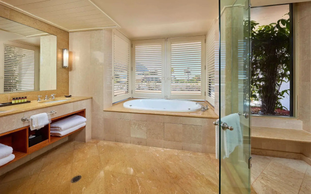Pullman Reef Hotel Casino
