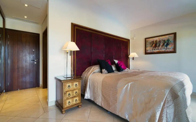 5 bedroom Villa Rio with large private pool and hot tub, Aphrodite Hills Resort