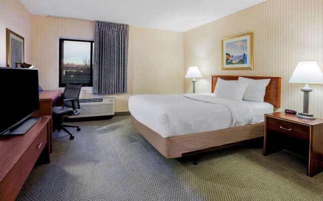 La Quinta Inn by Wyndham Detroit Southgate