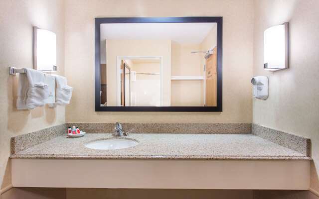 Baymont by Wyndham Plymouth