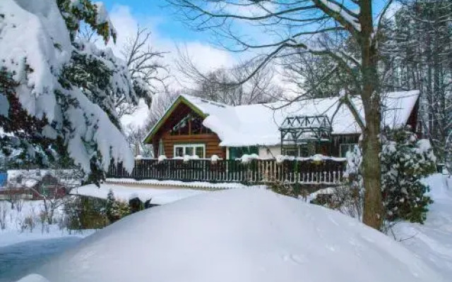 Petit Hotel of Log House Tombouctou