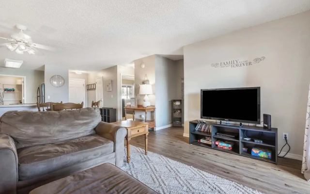 Poolside Oasis at the Pointe 2BR Condo Minutes From Table Rock Lake