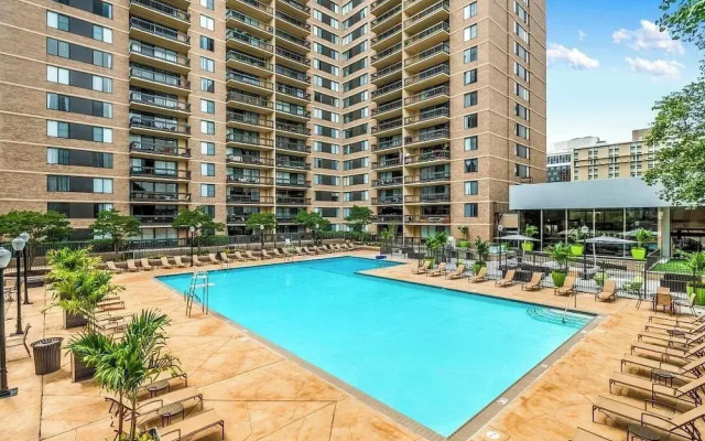 Modern Apartment with Top Amenities