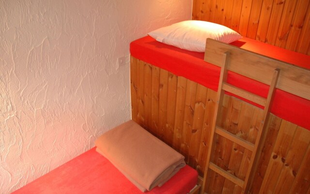 Cozy Bungalow With a Fireplace, Near the Forest, Near Virton