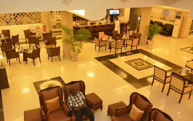 Best Western Plus Nobila Airport