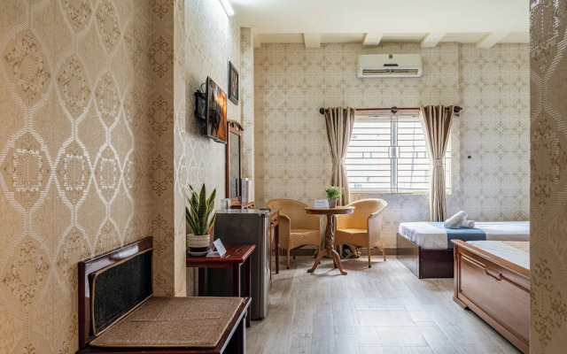 Hoàng Long Hotel By Cozrum