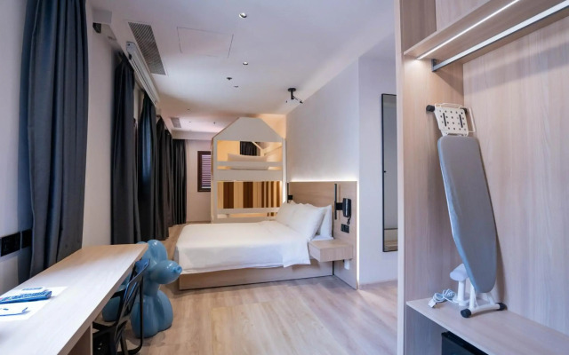 Rest Bugis Hotel