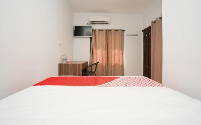 OYO 1541 Padang Pasir C-12 Residence