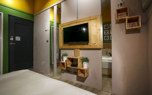 Taichung LOFT Hostel FengJia