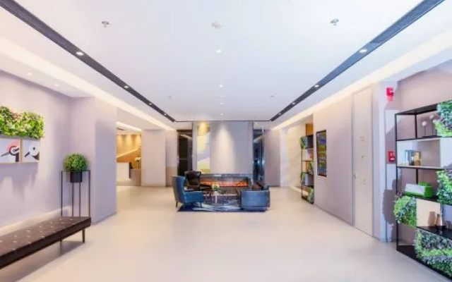 Home Inn Business Hotel (Dalian Zhongshan Square Qingniwabiao Branch)
