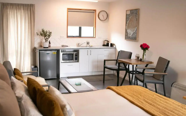 Wanaka Lake Studio (New) (Adults Only)