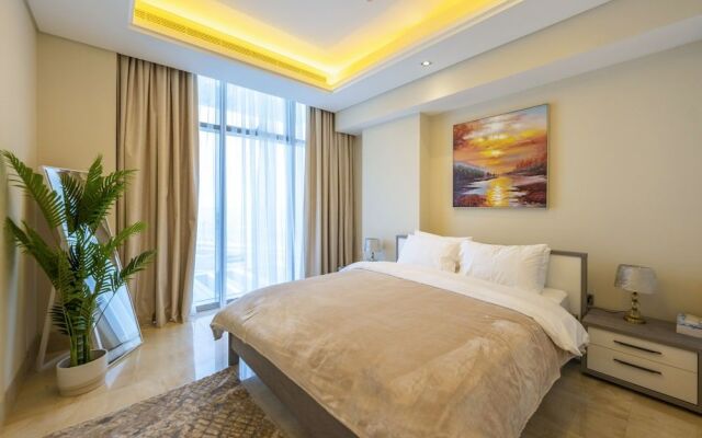 Spacious beachfront 2 bedroom apartment